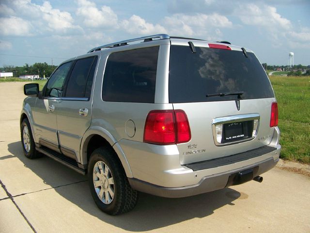 Lincoln Navigator 2003 photo 3