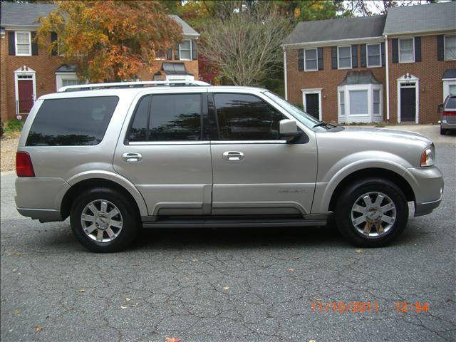 Lincoln Navigator 2003 photo 1