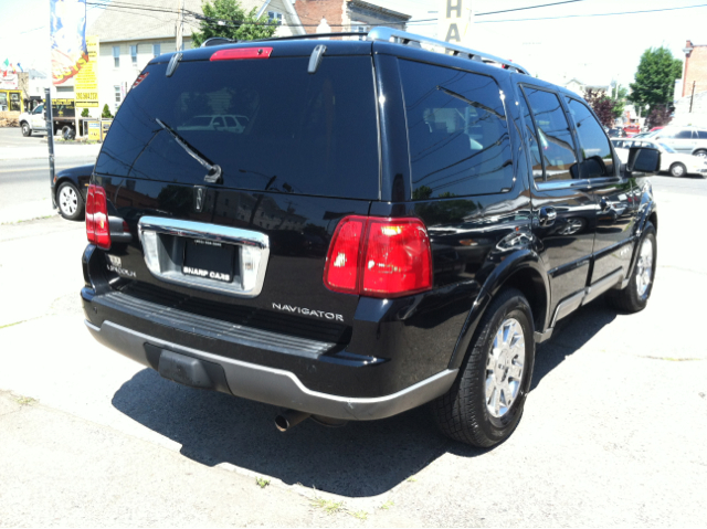 Lincoln Navigator 2003 photo 1