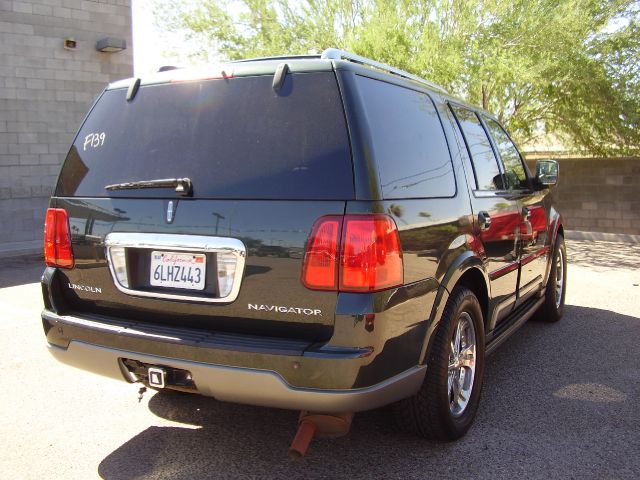 Lincoln Navigator 2003 photo 1