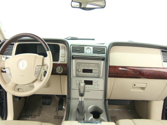 Lincoln Navigator 2003 photo 10