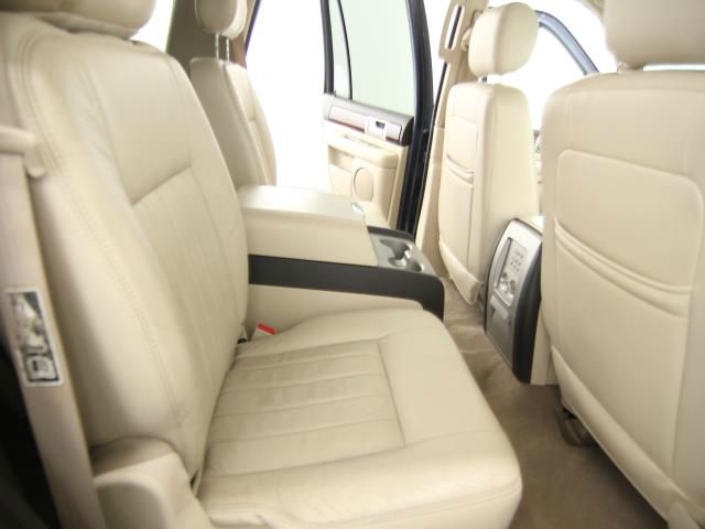 Lincoln Navigator 2003 photo 12