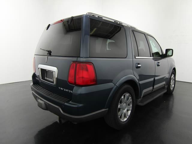 Lincoln Navigator 2003 photo 16