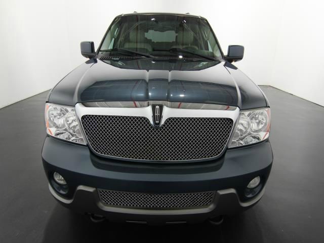 Lincoln Navigator 2003 photo 22