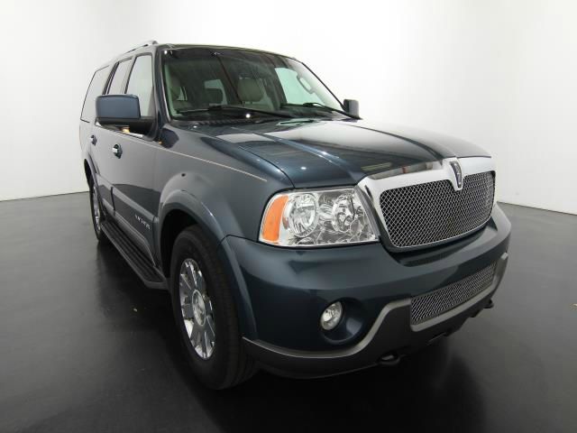 Lincoln Navigator 2003 photo 24