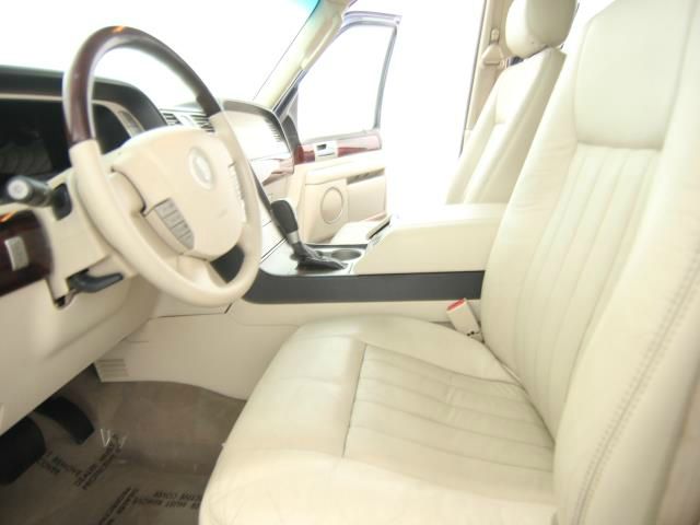 Lincoln Navigator 2003 photo 8