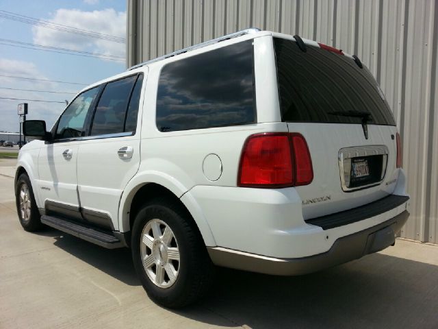 Lincoln Navigator 2003 photo 3