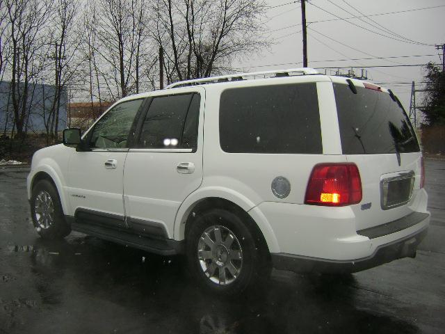 Lincoln Navigator 2003 photo 1