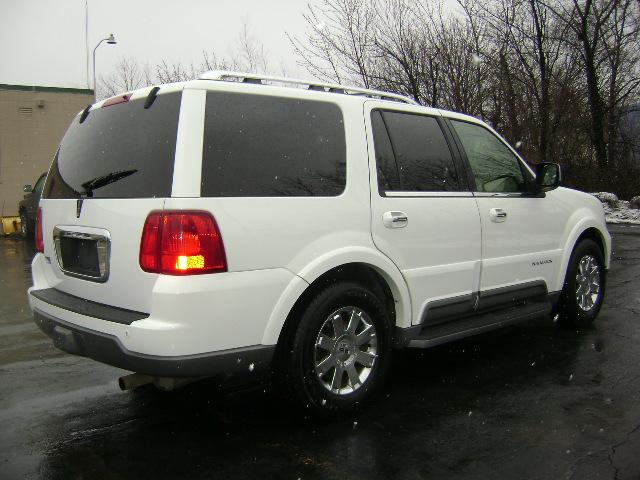 Lincoln Navigator 2003 photo 3