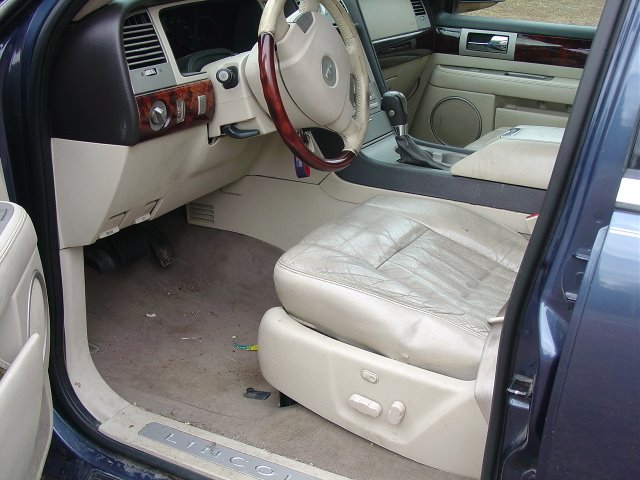 Lincoln Navigator 2003 photo 1