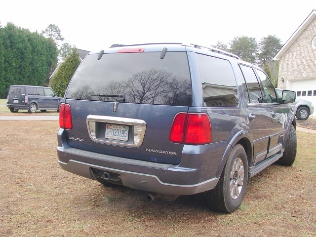 Lincoln Navigator 2003 photo 2