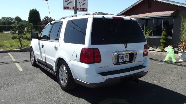 Lincoln Navigator 2003 photo 2