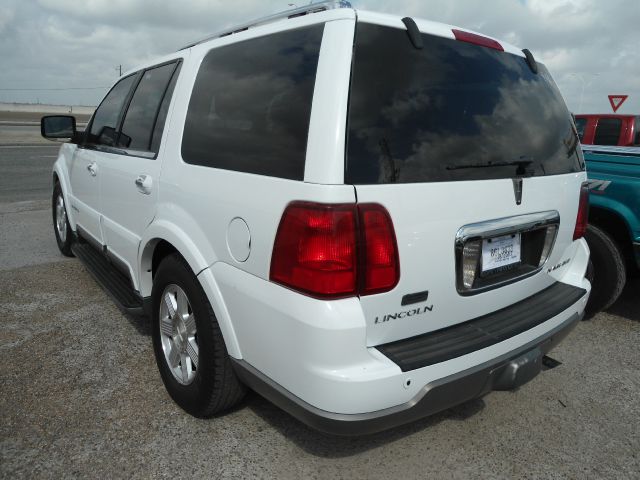 Lincoln Navigator 2003 photo 1