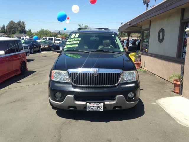 Lincoln Navigator 2003 photo 2