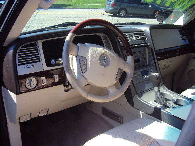 Lincoln Navigator 2003 photo 4