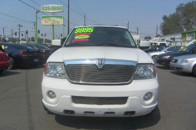 Lincoln Navigator 2003 photo 3