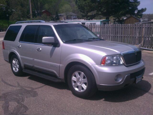 Lincoln Navigator 2003 photo 2