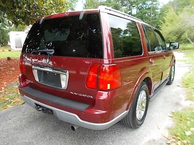 Lincoln Navigator 2004 photo 2