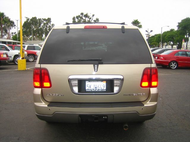 Lincoln Navigator 2004 photo 1