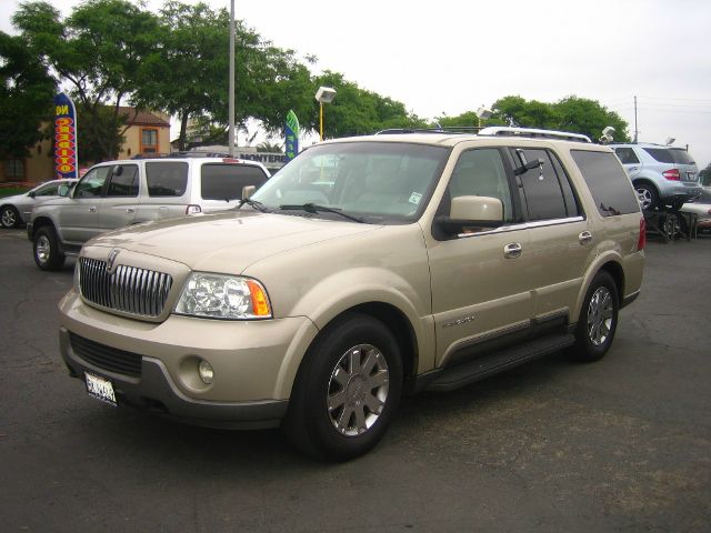 Lincoln Navigator 2004 photo 10