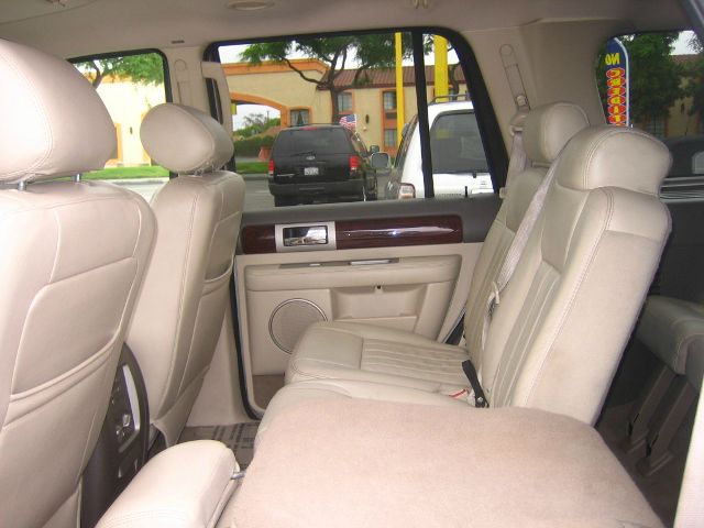 Lincoln Navigator 2004 photo 5