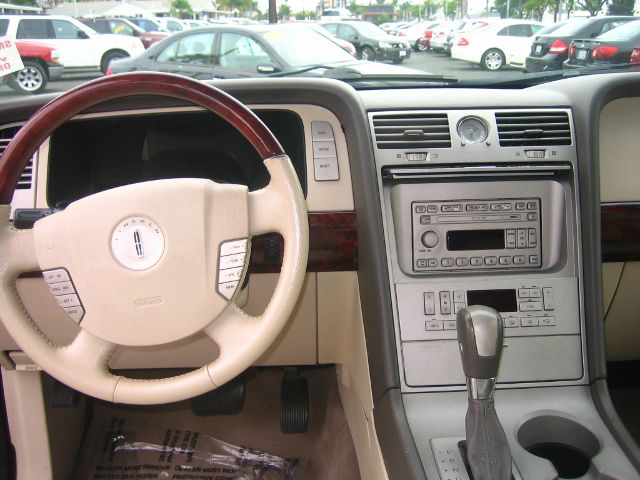 Lincoln Navigator 2004 photo 6