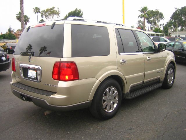 Lincoln Navigator 2004 photo 7