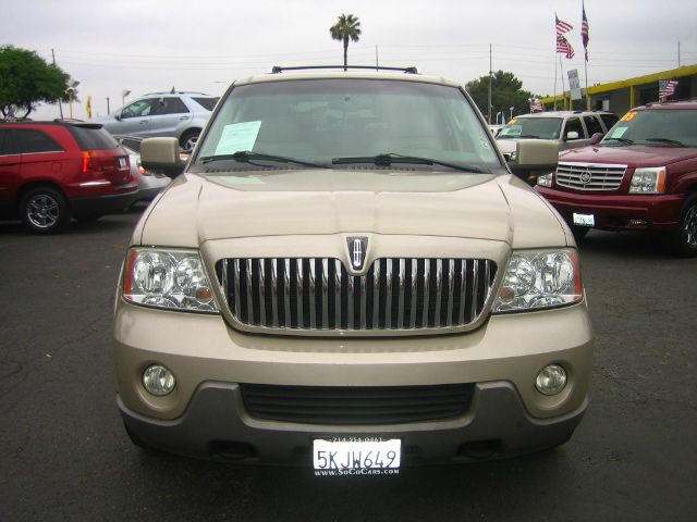 Lincoln Navigator 2004 photo 9