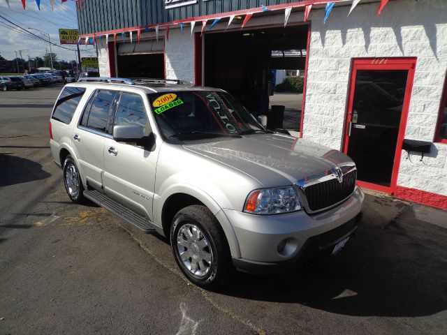 Lincoln Navigator 2004 photo 1