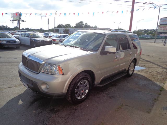 Lincoln Navigator 2004 photo 3