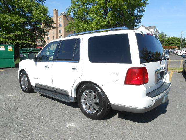 Lincoln Navigator 2004 photo 10