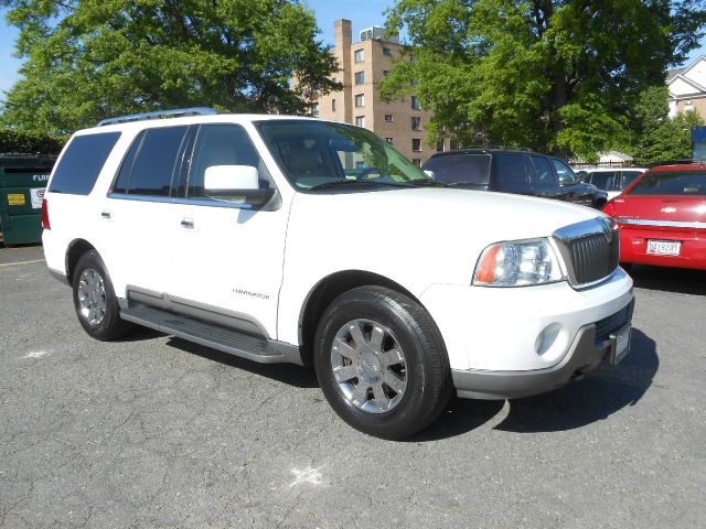 Lincoln Navigator 2004 photo 13