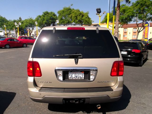 Lincoln Navigator 2004 photo 4