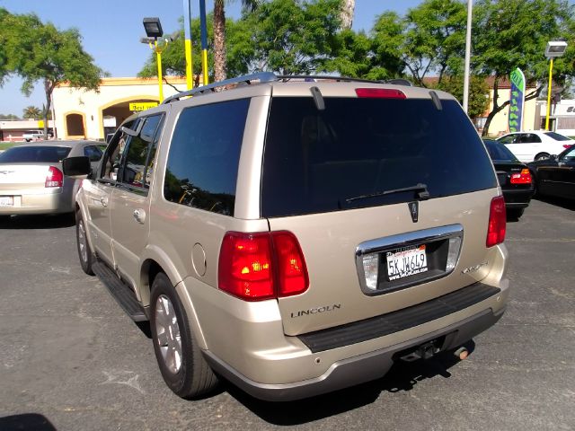 Lincoln Navigator 2004 photo 7