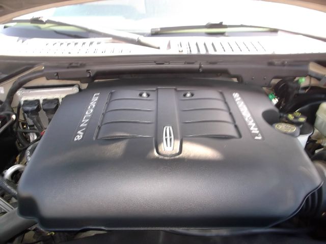 Lincoln Navigator 2004 photo 8