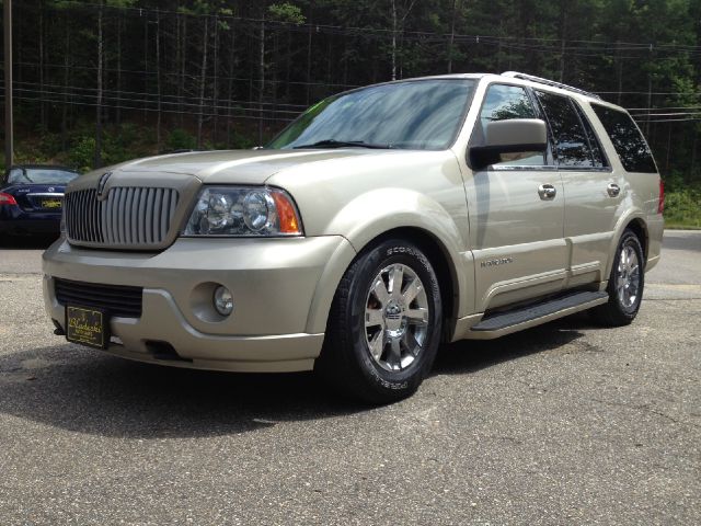 Lincoln Navigator 2004 photo 1