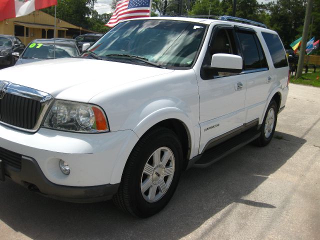 Lincoln Navigator 2004 photo 13