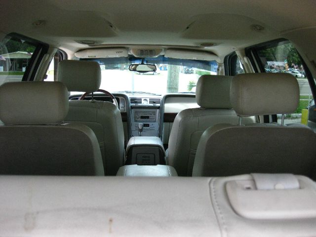 Lincoln Navigator 2004 photo 4