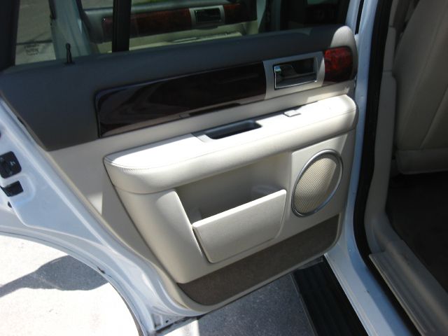 Lincoln Navigator 2004 photo 6