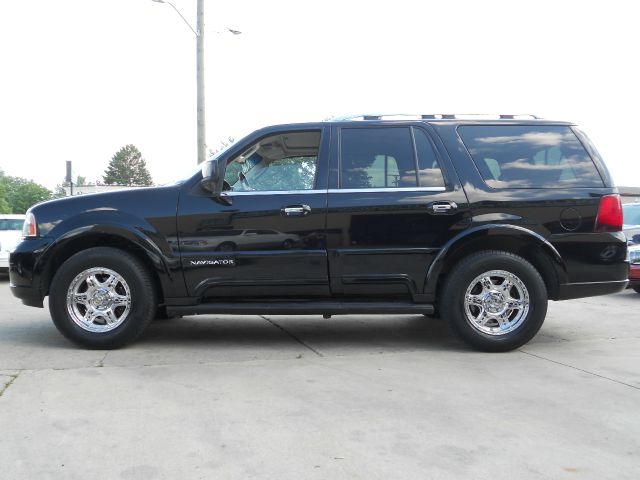 Lincoln Navigator 2004 photo 3