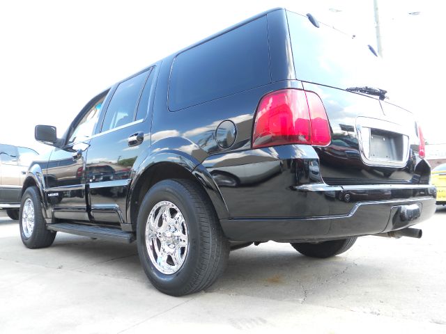 Lincoln Navigator 2004 photo 4