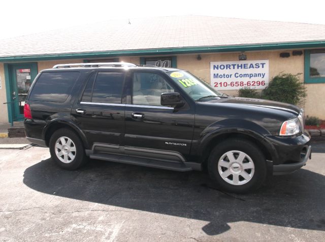 Lincoln Navigator 2004 photo 20