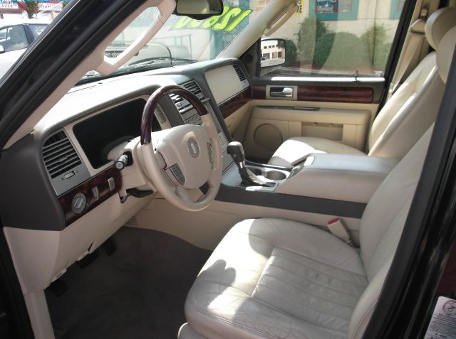 Lincoln Navigator 2004 photo 21