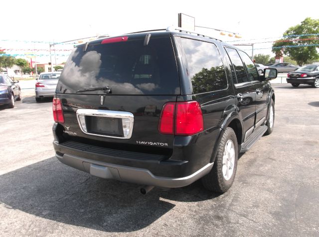 Lincoln Navigator 2004 photo 22