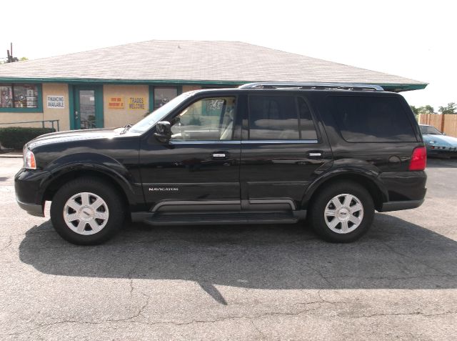 Lincoln Navigator 2004 photo 4