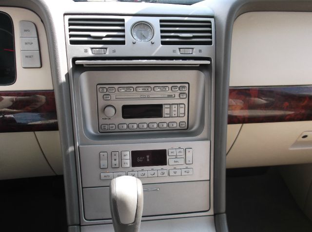 Lincoln Navigator 2004 photo 7