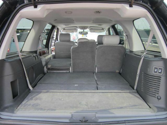 Lincoln Navigator 2004 photo 5