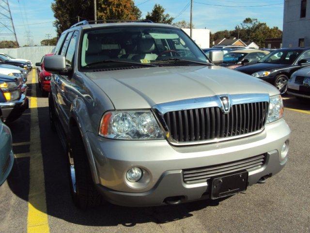 Lincoln Navigator 2004 photo 1