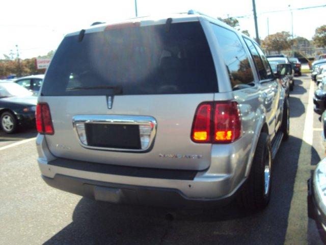 Lincoln Navigator 2004 photo 4