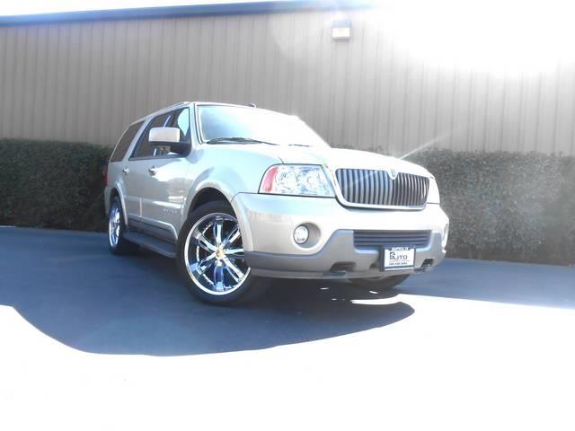 Lincoln Navigator 2004 photo 3